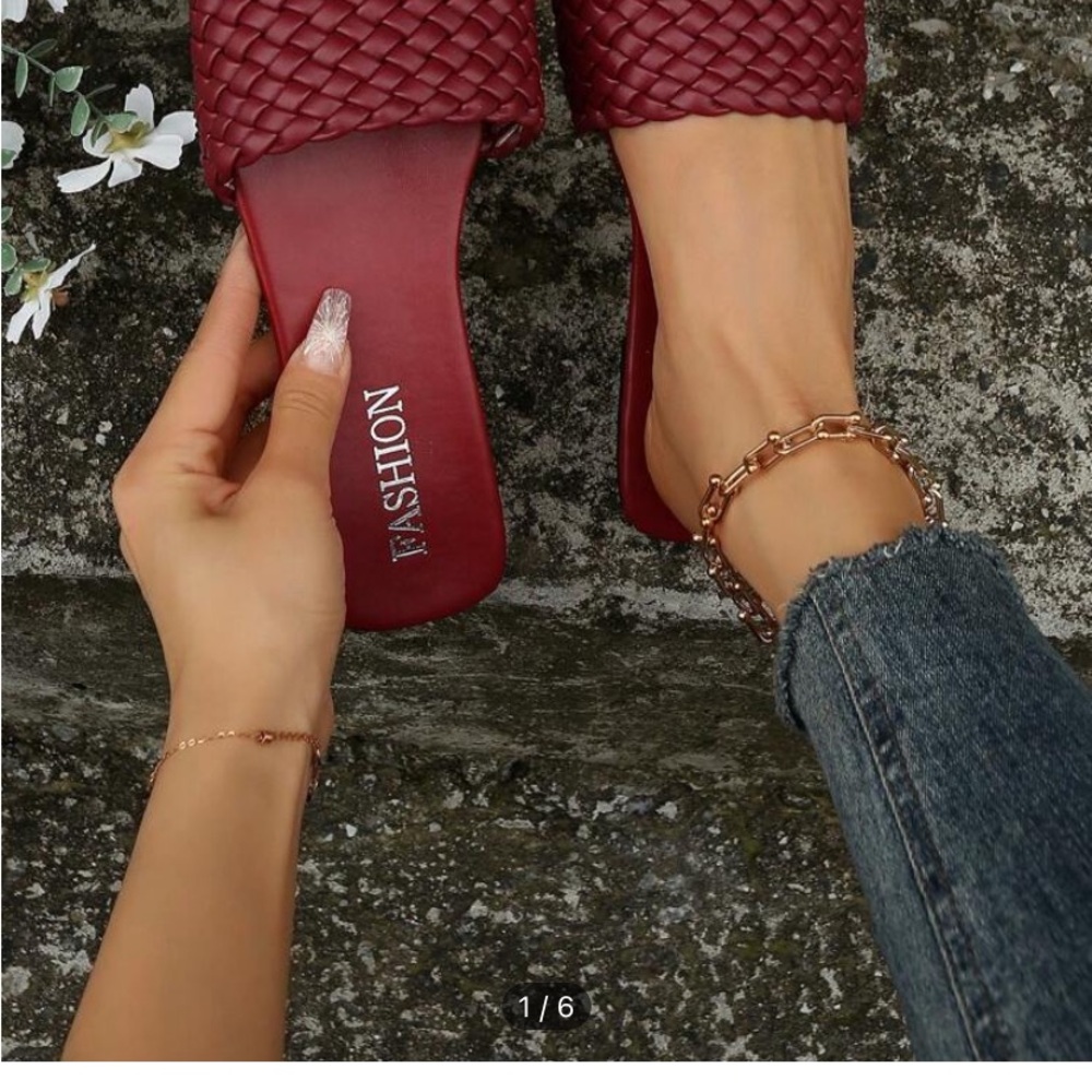 SHEIN Burgundy Woven Slide Sandals - Picture 4 of 5